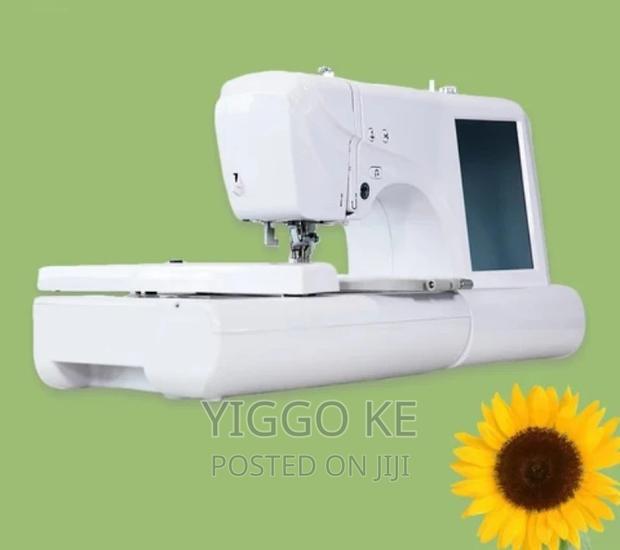 Embroidery Machines Small With 1 Needle - thumbnail 2