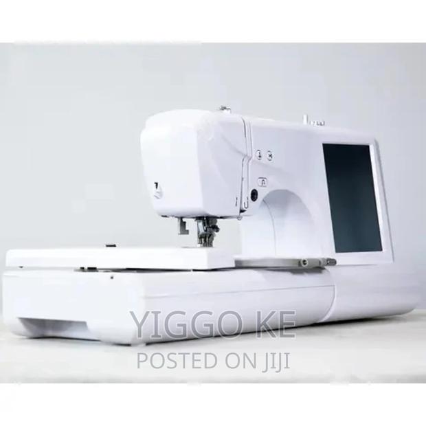 Embroidery Machines Small With Single Needle - main view