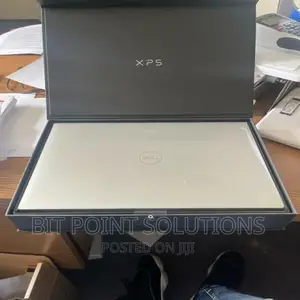 New Laptop Dell XPS 15 9530 16GB Intel Core I7 SSD 512GB