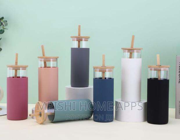 Glass Smoothie Cup With Coloured Silicone Cover - thumbnail 2