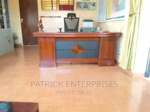 Executive Imported Morden Office 1.8 MTRS