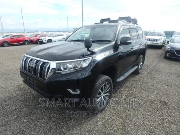 Toyota Land Cruiser Prado 2018 Black - thumbnail 2