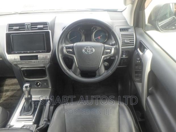 Toyota Land Cruiser Prado 2018 Black - thumbnail 6