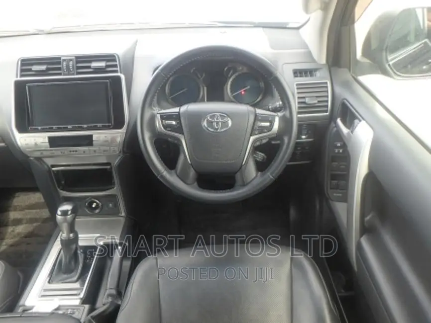 Toyota Land Cruiser Prado 2018 Black