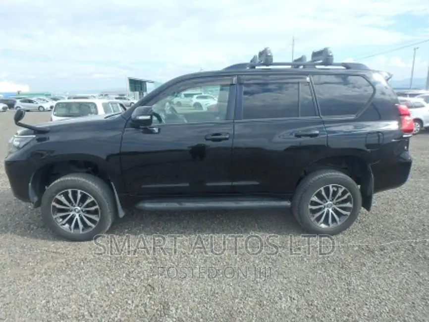Toyota Land Cruiser Prado 2018 Black