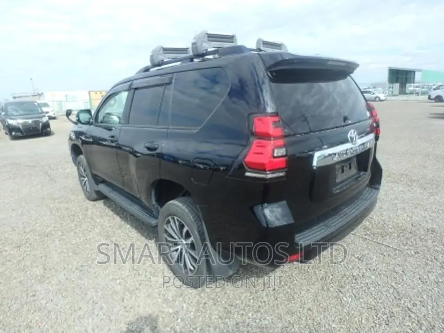 Toyota Land Cruiser Prado 2018 Black