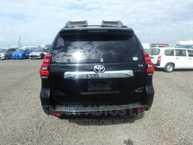 Toyota Land Cruiser Prado 2018 Black - thumbnail 15