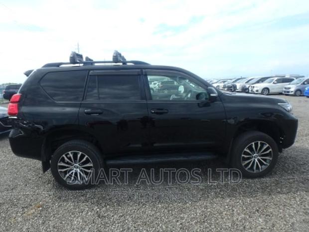 Toyota Land Cruiser Prado 2018 Black - thumbnail 17