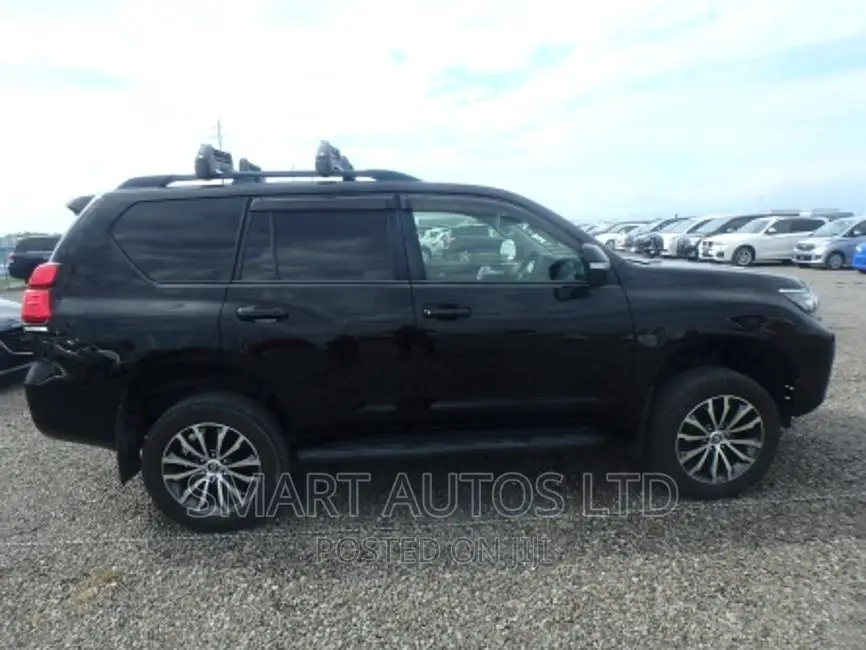 Toyota Land Cruiser Prado 2018 Black