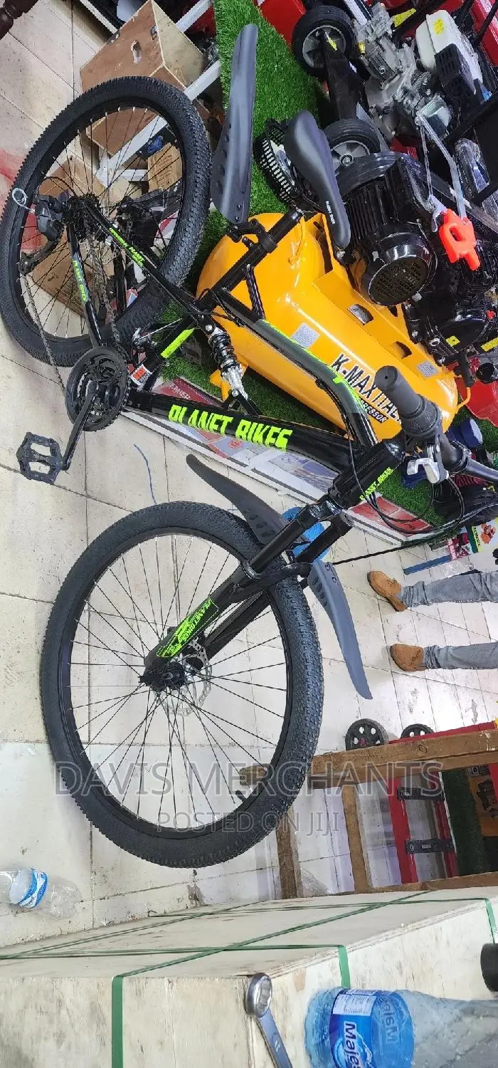 Sports Bike Size 26 With Front Lockable Shocks Disc Brakes