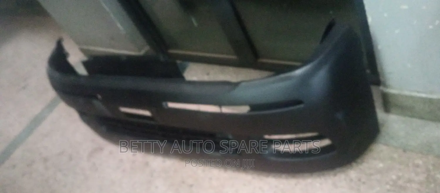 Toyota Hiace 7 L Front Bumper 2005
