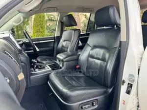 Toyota Land Cruiser 2016 White