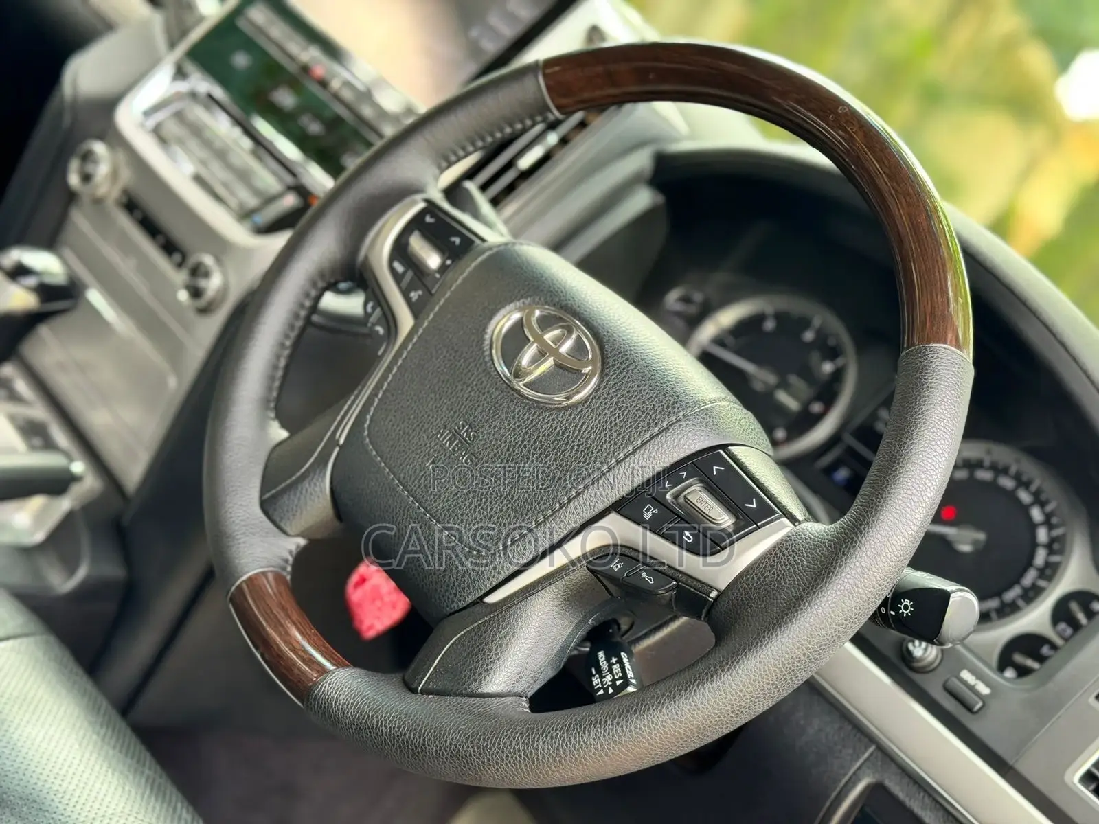 Toyota Land Cruiser 2016 White