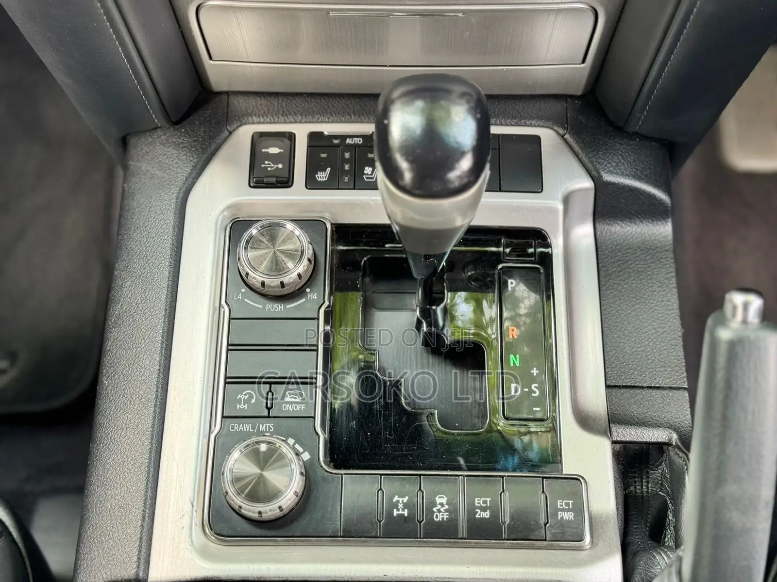 Toyota Land Cruiser 2016 White