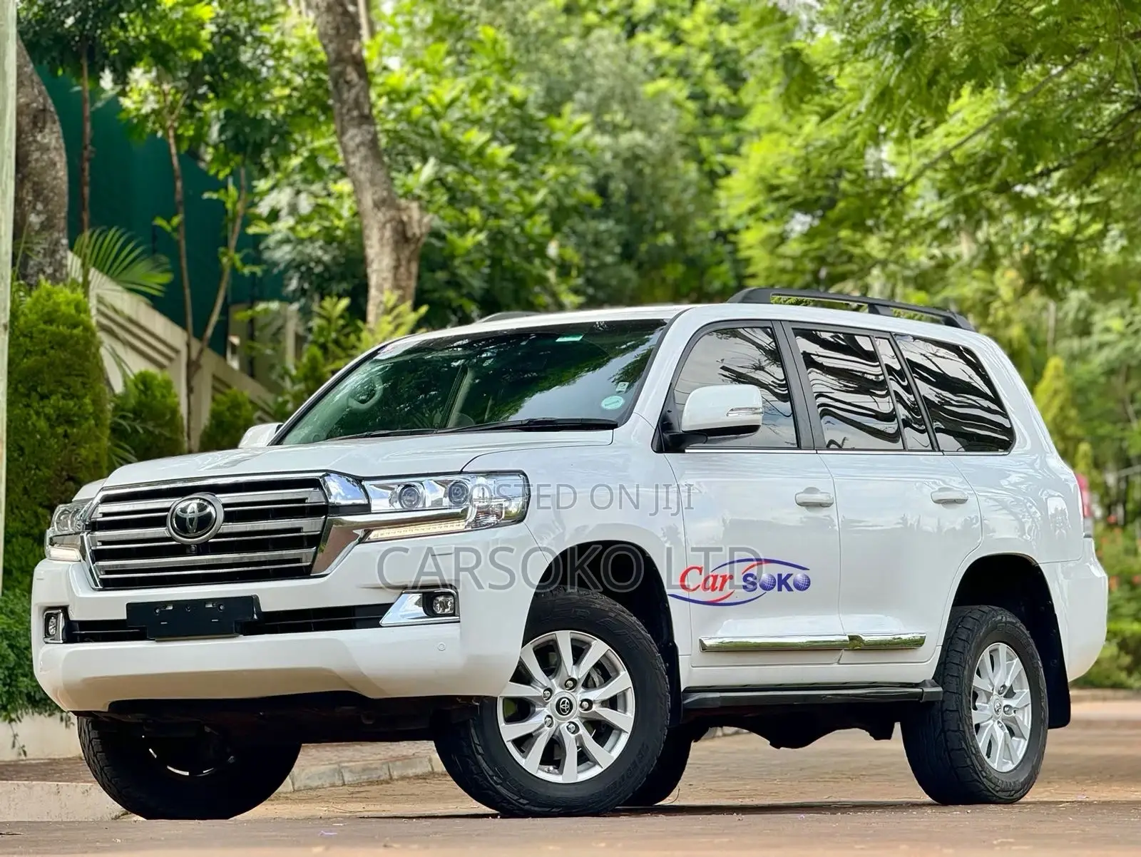 Toyota Land Cruiser 2016 White