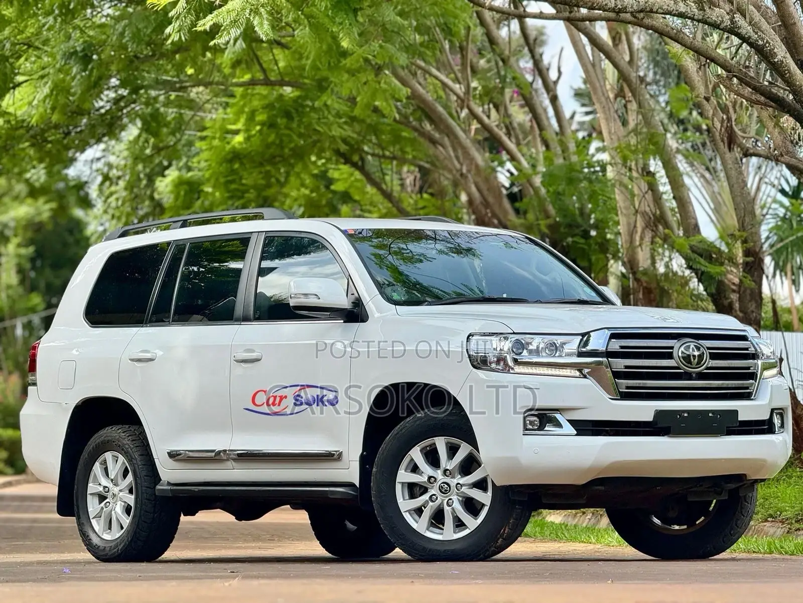 Toyota Land Cruiser 2016 White