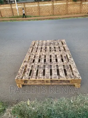 Pallet Bed- 4*6 Slightly Raised Pallet Bed. (Sl04)