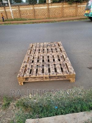Pallet Bed- 4*6 Slightly Raised Pallet Bed. (Sl08,) - main view
