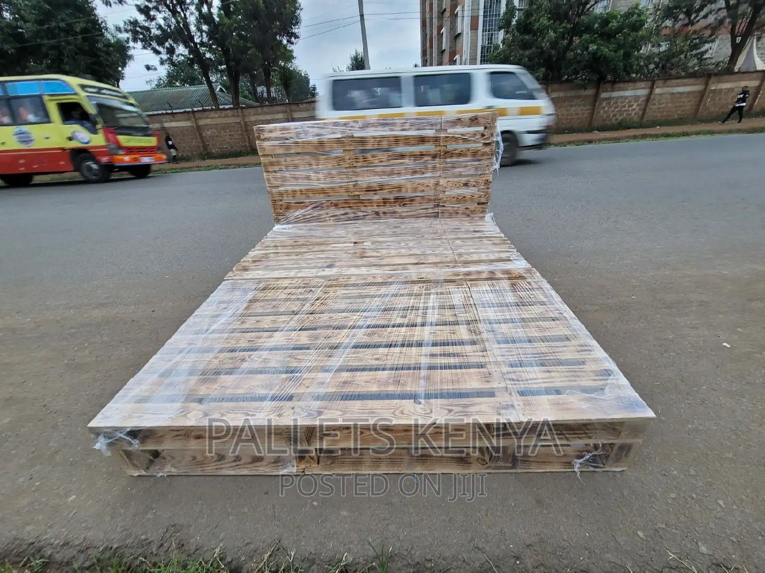 Pallet Bed- 6*6 Detachable and Blazed Pallet Bed. (#SW08).