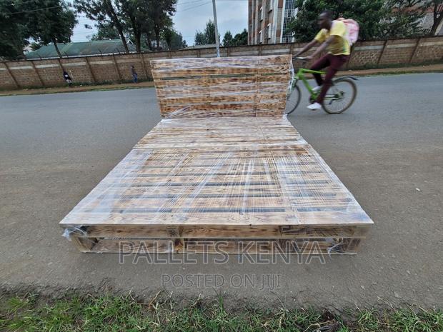 Pallet Bed- 6*6 Blazed and Detachable Pallet Bed. (SW010,)