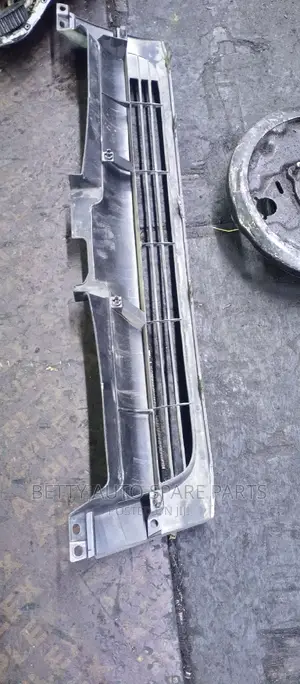 Toyota Hiace 7 L 2010 Bumper