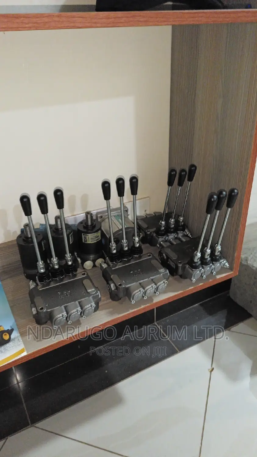 3/8 Hydraulic Control. 3 Way. (Made in Italy