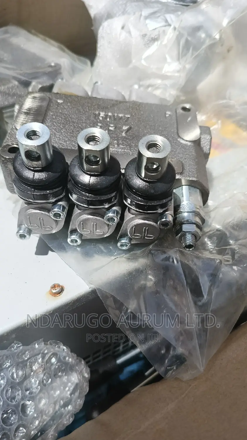 3/8 Hydraulic Control. 3 Way. (Made in Italy