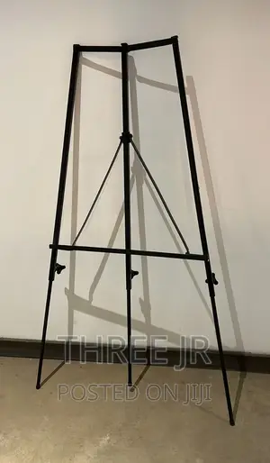 Tripod Very Firm Whiteboard Stand