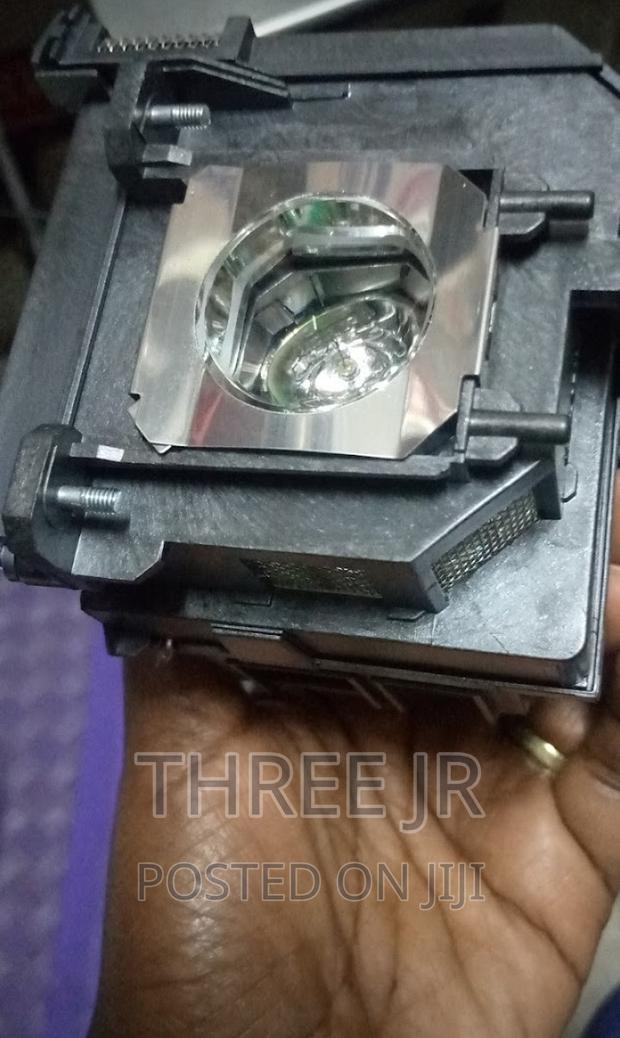 Brand New Projector Lamps With Housing - main view