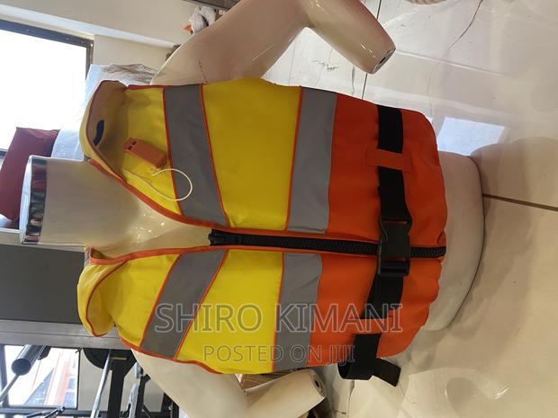 Quality Life Jacket With a Whistle - thumbnail 2