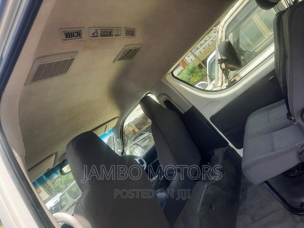 Toyota HiAce 2016 White - thumbnail 15