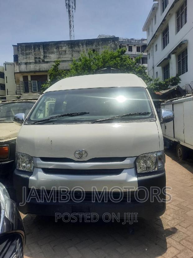 Toyota HiAce 2016 White - thumbnail 5