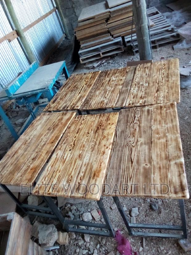 Pallet Bar/Restaurant Table - main view