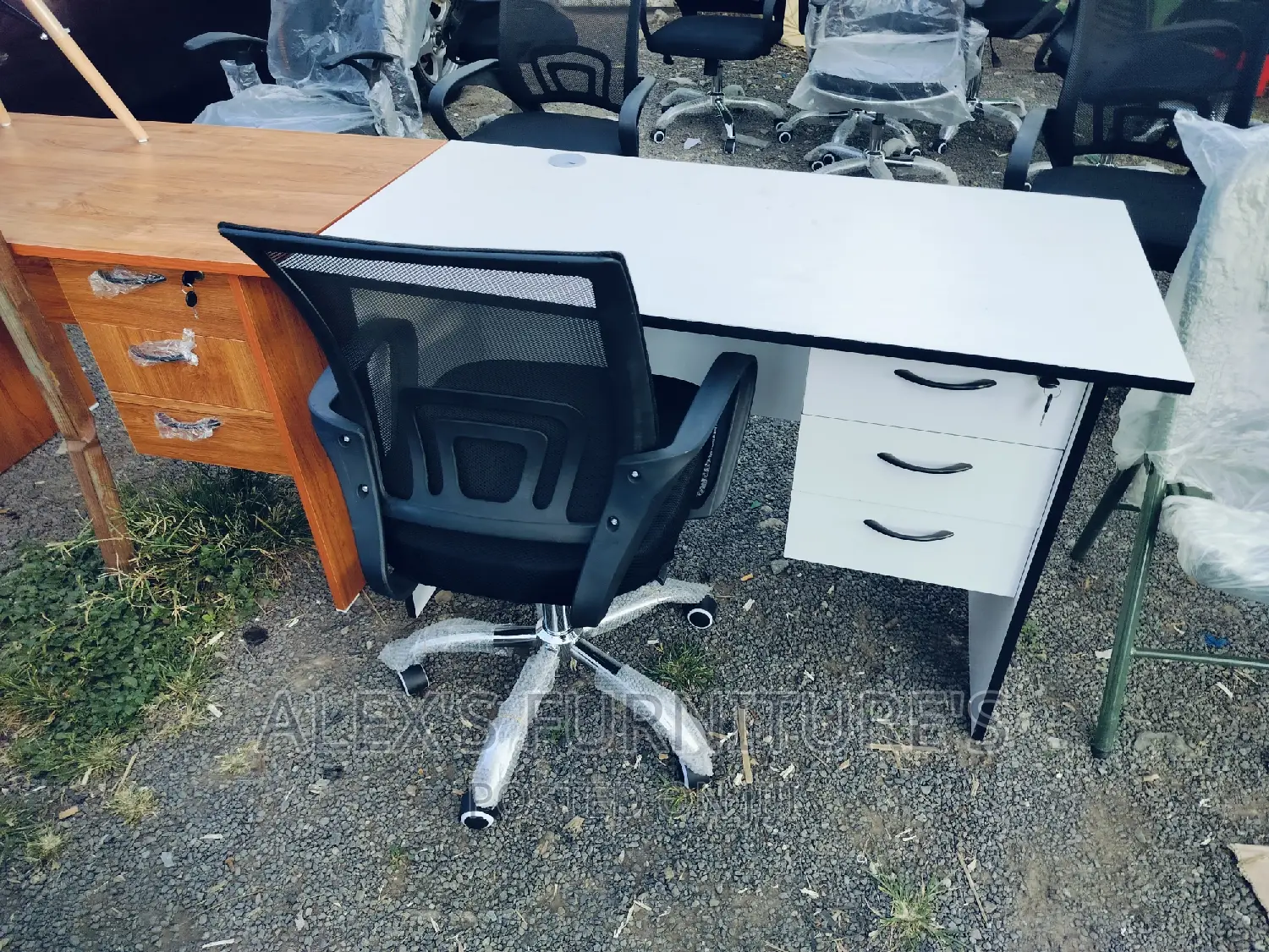 Office Desk and Chair Office Desk and Office Chairs