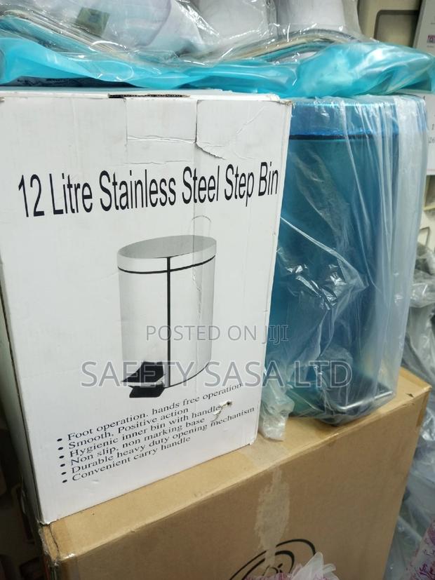 12 L Stainless Steel Dustbin: Pedal Wastebin - main view