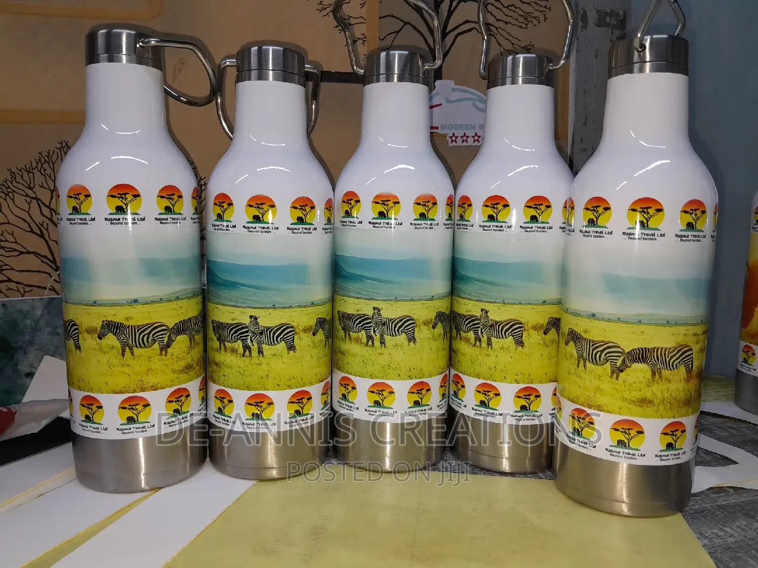 Vacuum Flask With Metal Handle