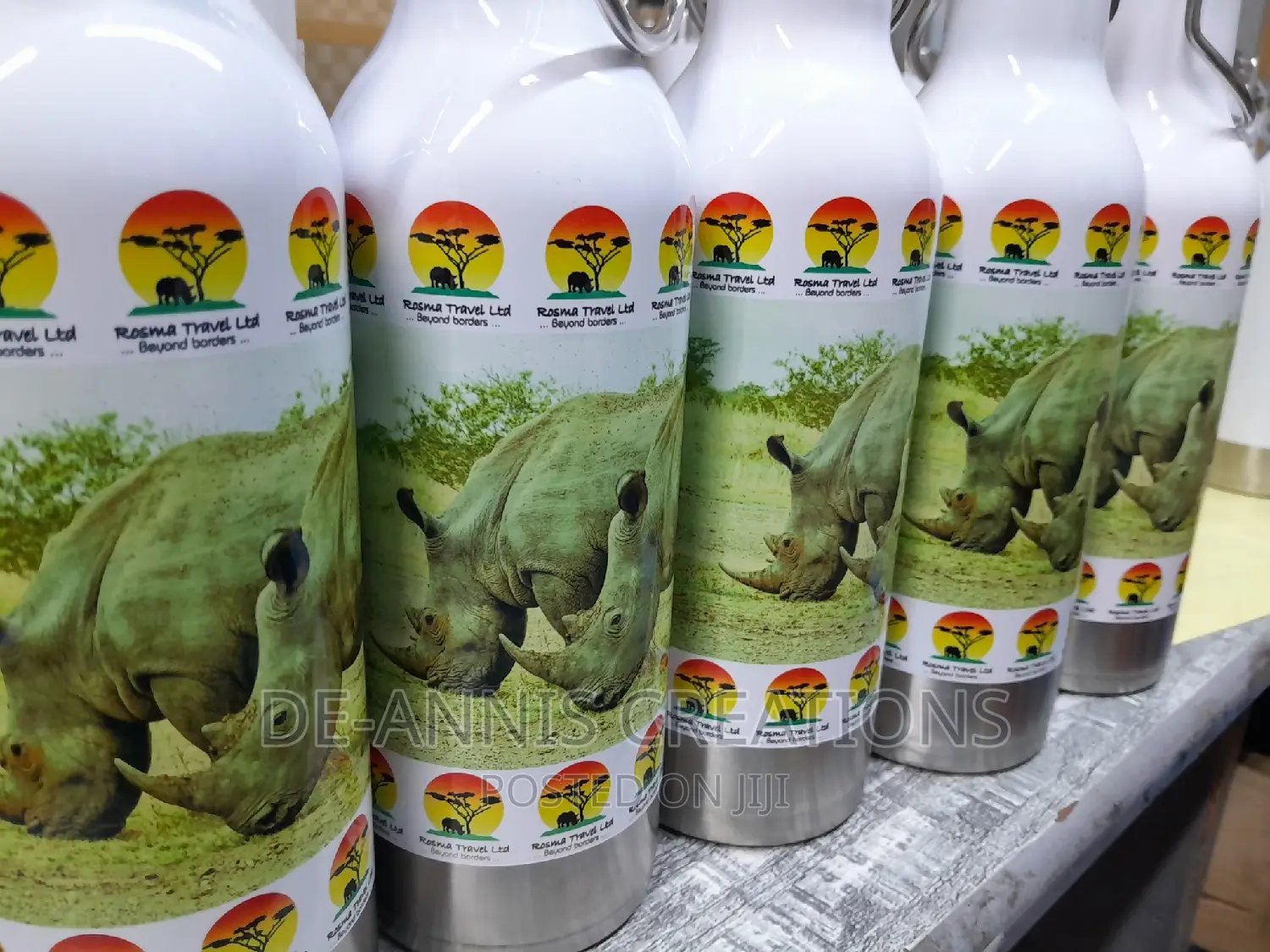 Vacuum Flask With Metal Handle