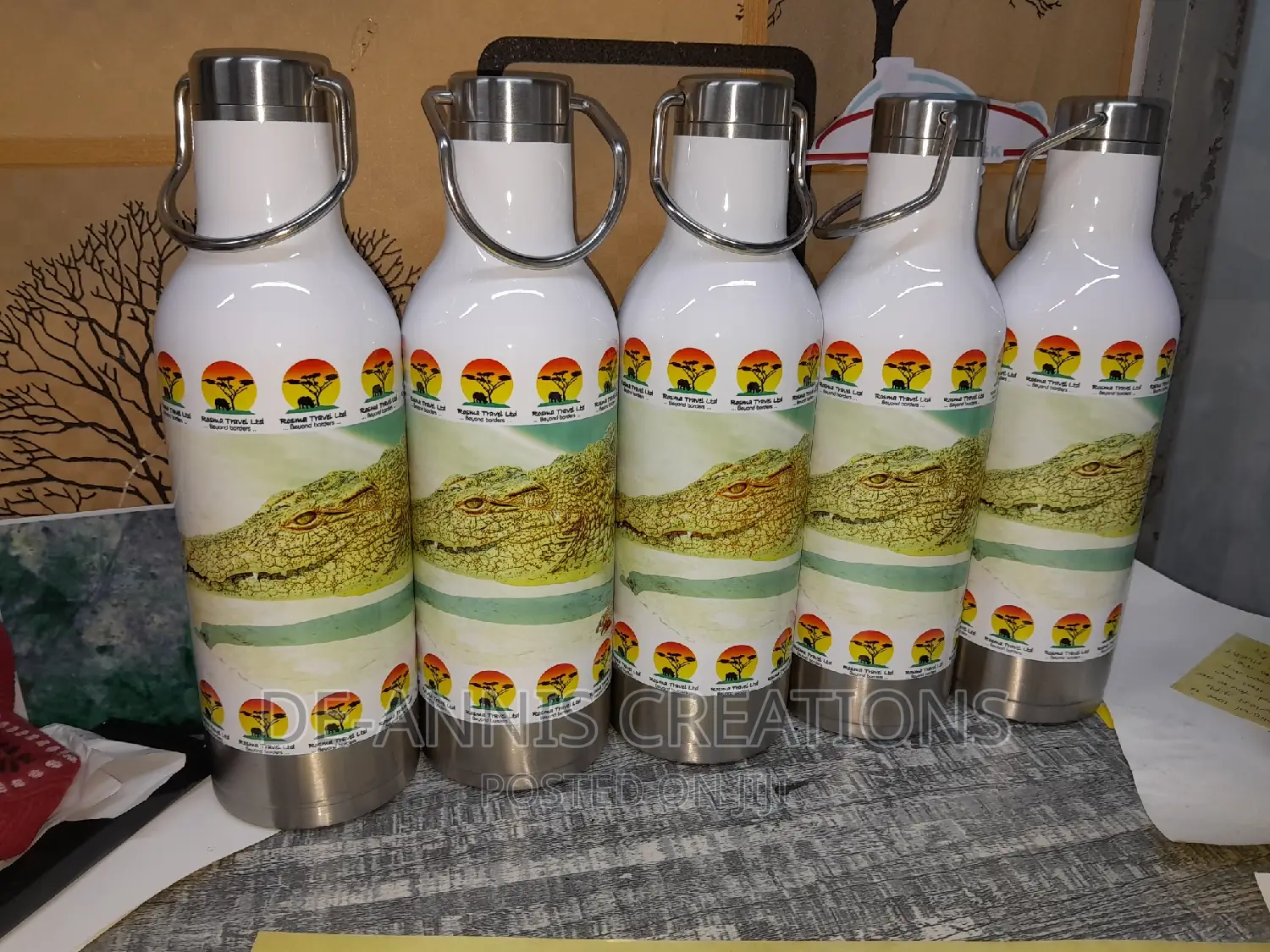 Vacuum Flask With Metal Handle