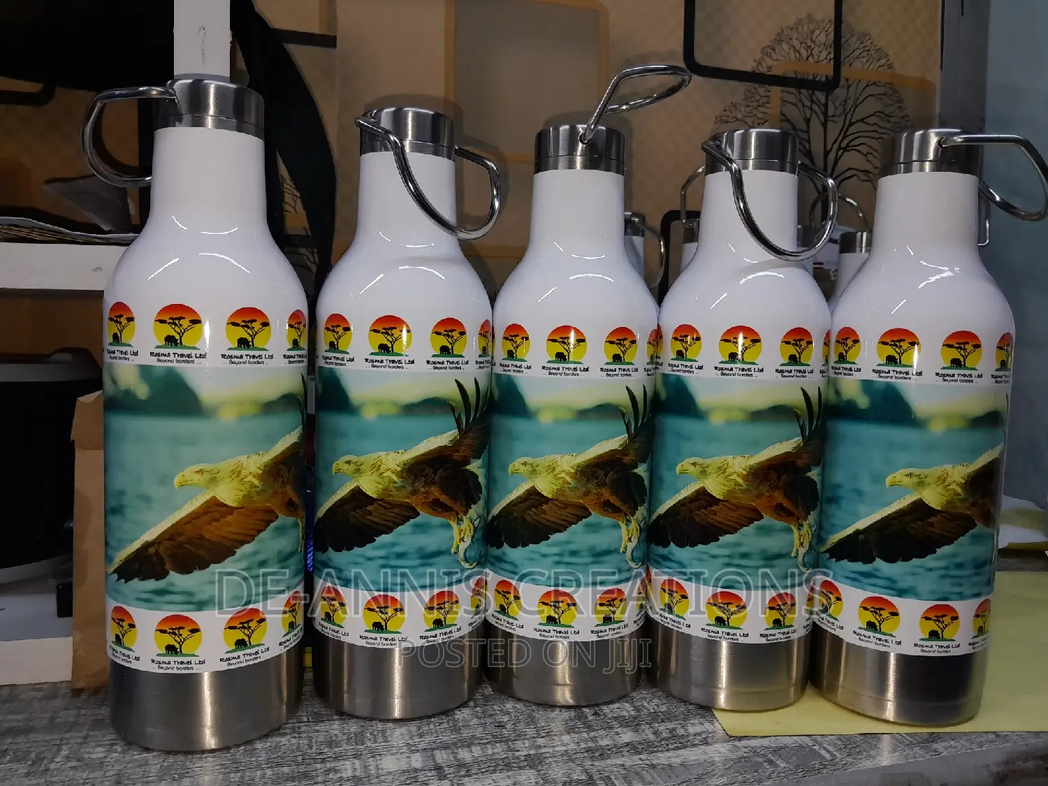 Vacuum Flask With Metal Handle