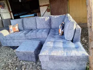 6 Seater Coner Seat and Puffrest