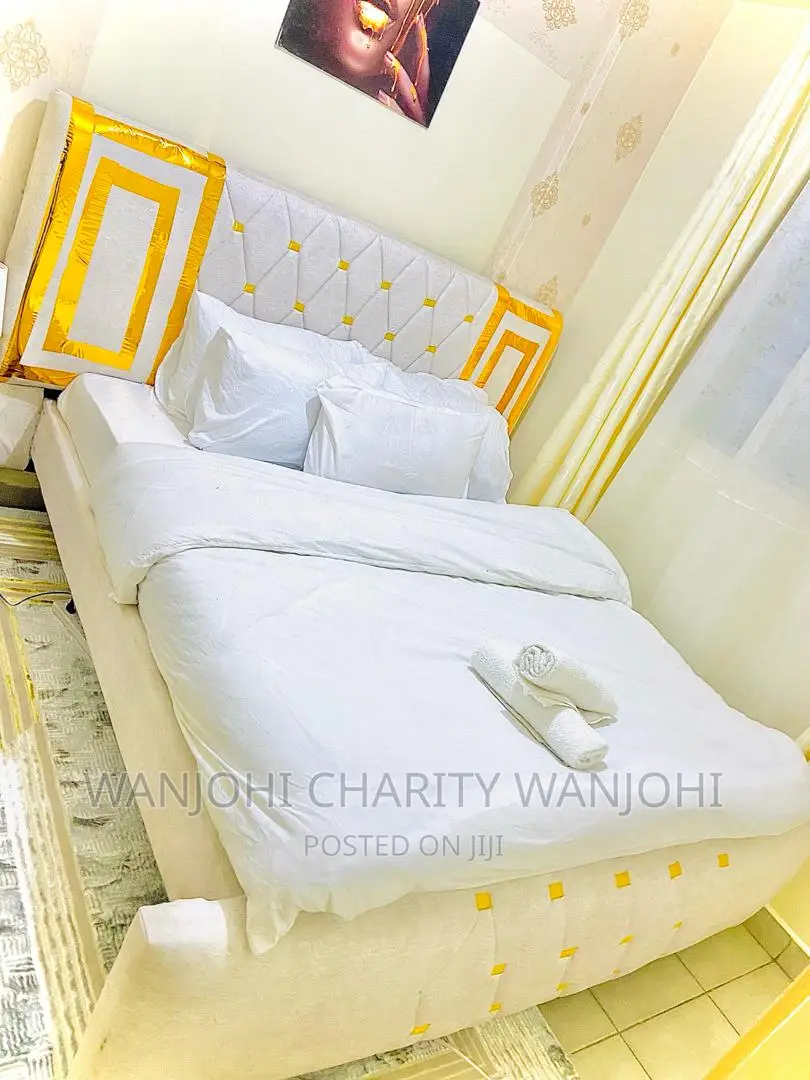 Airbnb One Bedroom South B