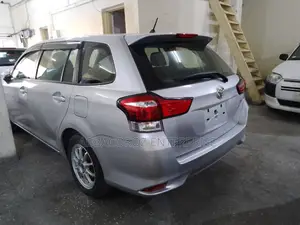 Toyota Corolla Fielder 2017 Silver
