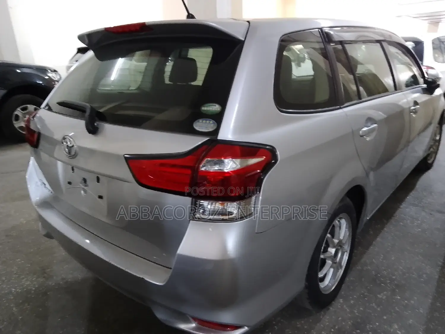 Toyota Corolla Fielder 2017 Silver