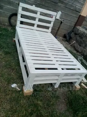 White Pallet Bed