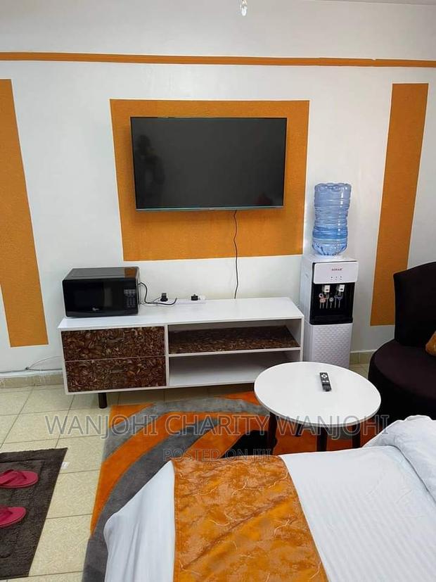 In South B One Bedroom - thumbnail 5