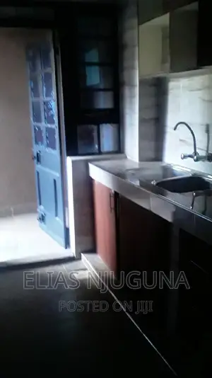 2bdrm Block of Flats in Thome Five for rent