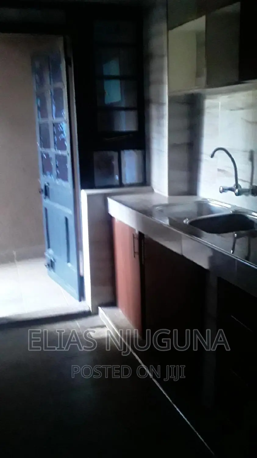 2bdrm Block of Flats in Thome Five for rent