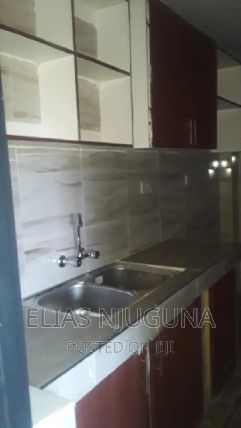 2bdrm Block of Flats in Thome Five for rent