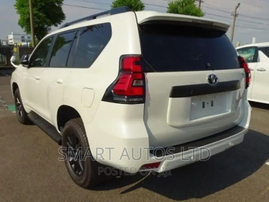 New Toyota Land Cruiser Prado 2023 Pearl