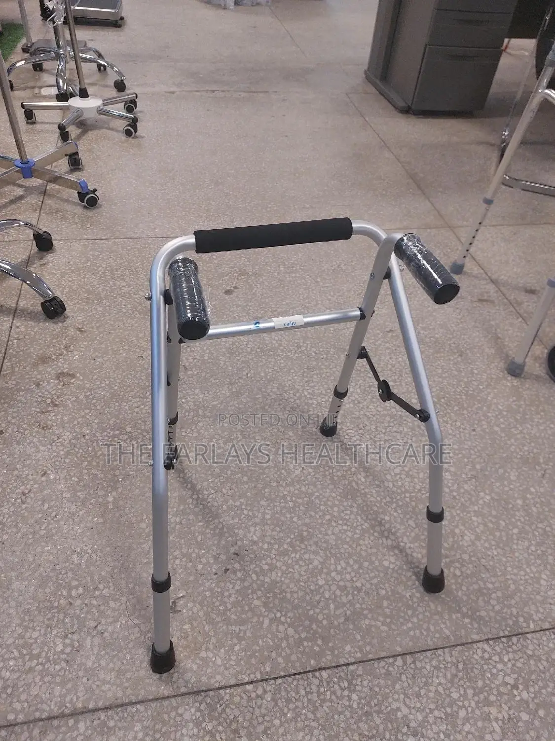 Pediatric Walker With Adjustable Height.*^